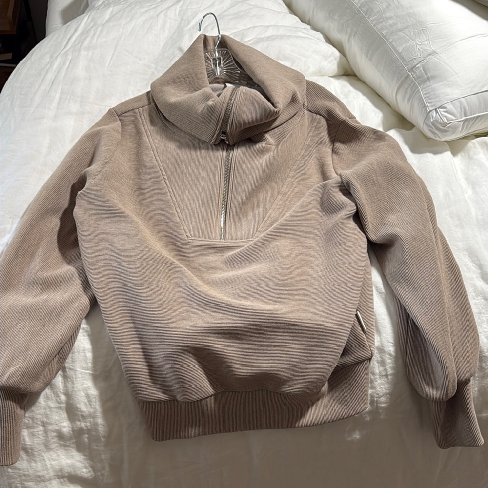 Varley Vine Half Zip Tan NWOT